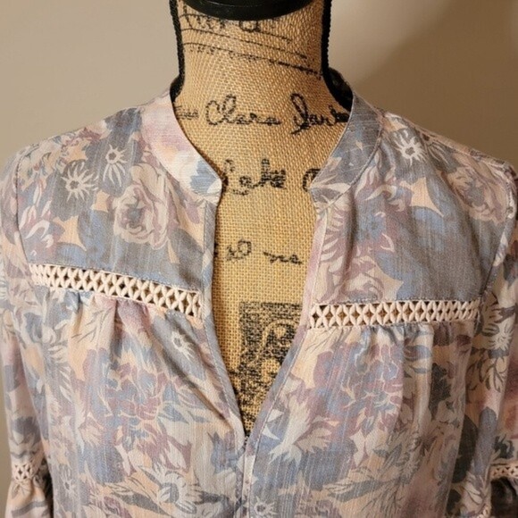 NWOT New Directions floral top - Picture 2 of 4